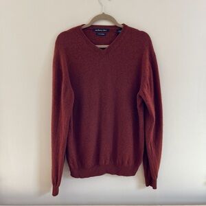 Northern Isles 2 ply cashmere v neck sweater